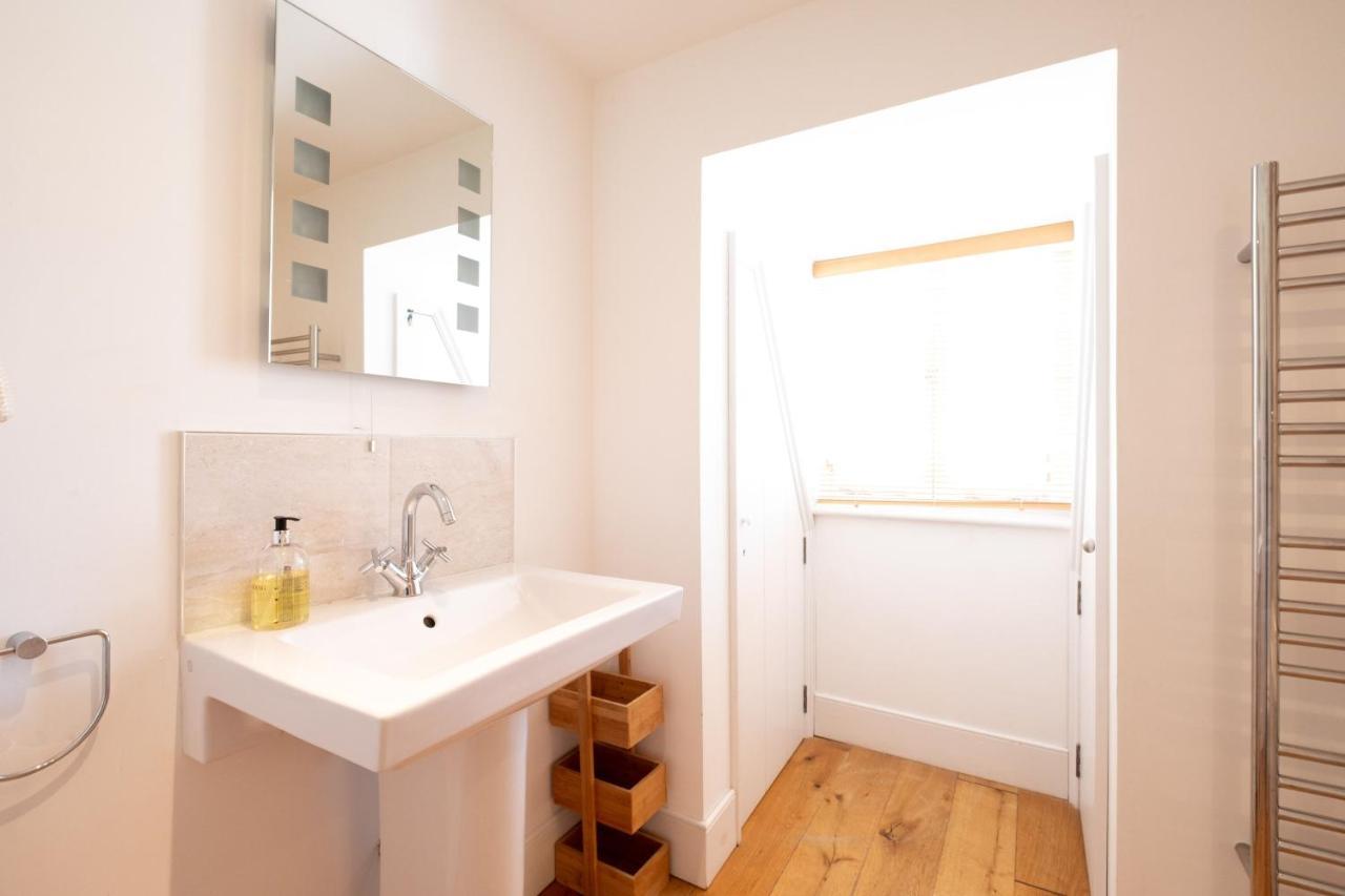 Mansard House Villa ออลบะระ ภายนอก รูปภาพ