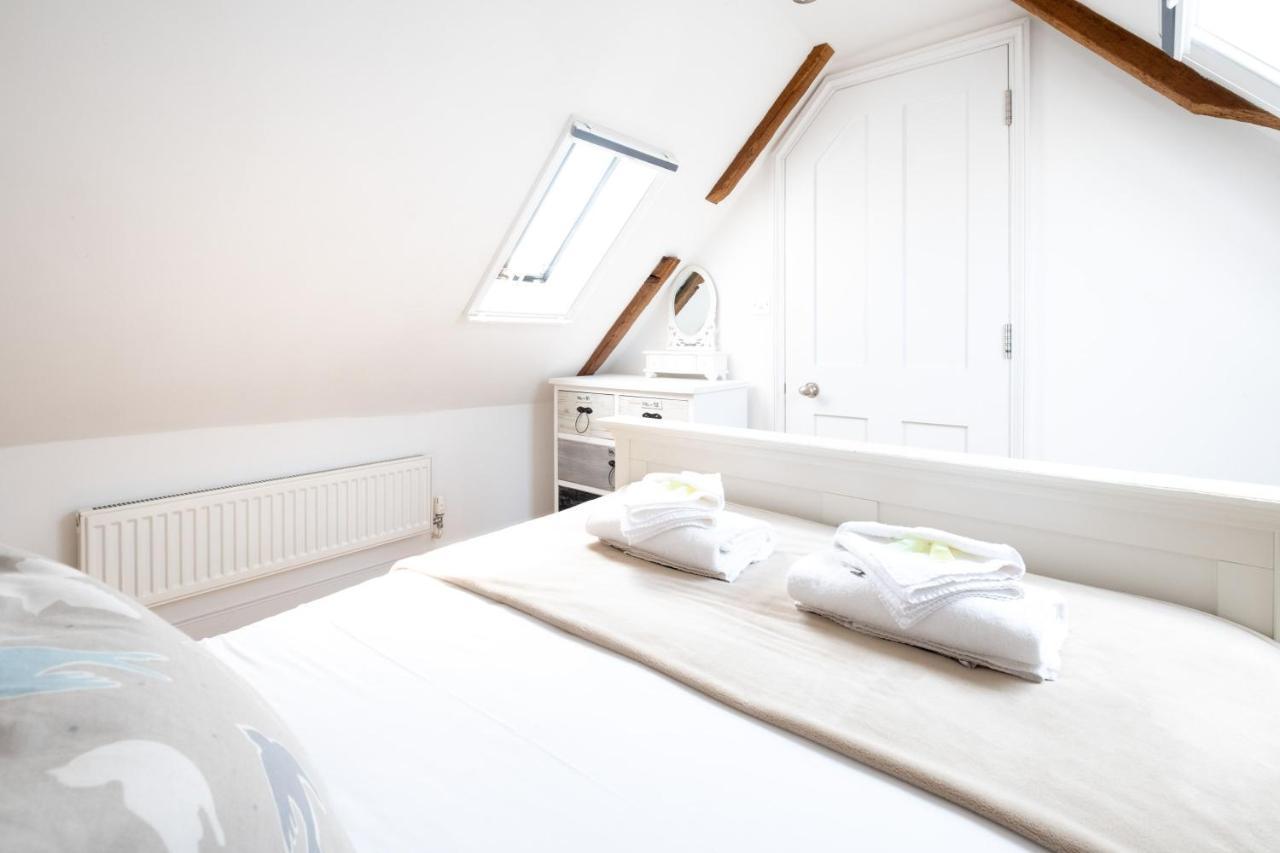 Mansard House Villa ออลบะระ ภายนอก รูปภาพ