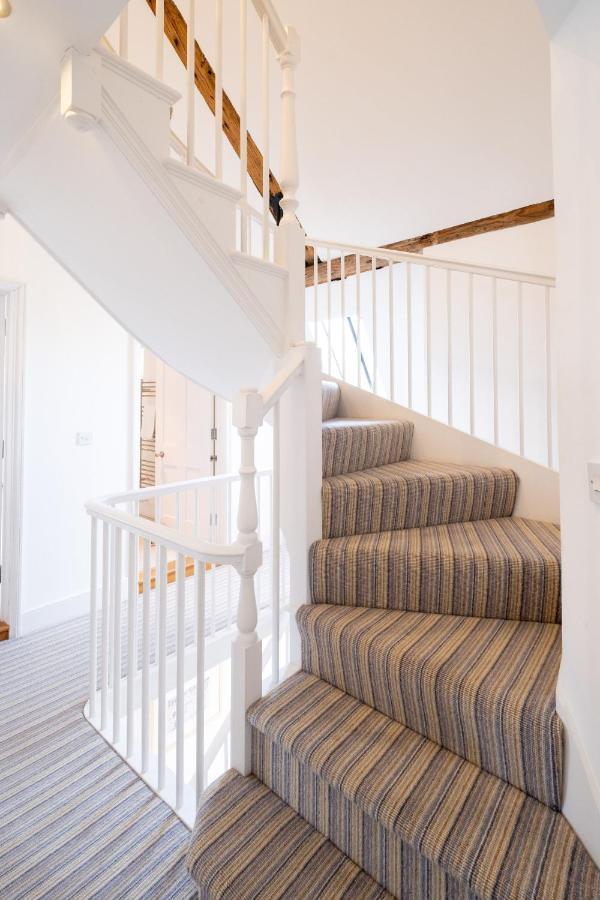 Mansard House Villa ออลบะระ ภายนอก รูปภาพ
