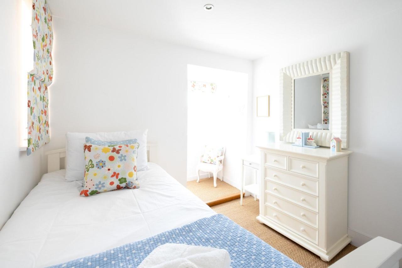 Mansard House Villa ออลบะระ ภายนอก รูปภาพ